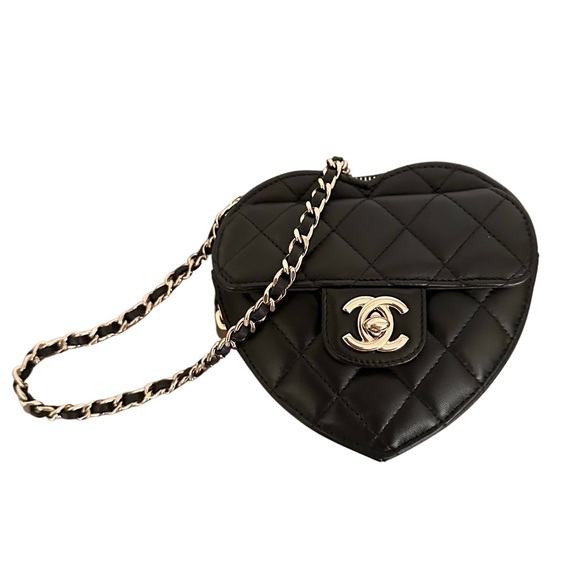 Chanel CC in Love Heart Crossbody Bag Quilted Lambskin Black Light Gold Hardware - Picture 15 of 15